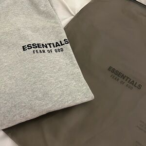 Essentials Fear of God FW24 Light Heather Grey T-shirt (Size L) -NWT, Never Worn